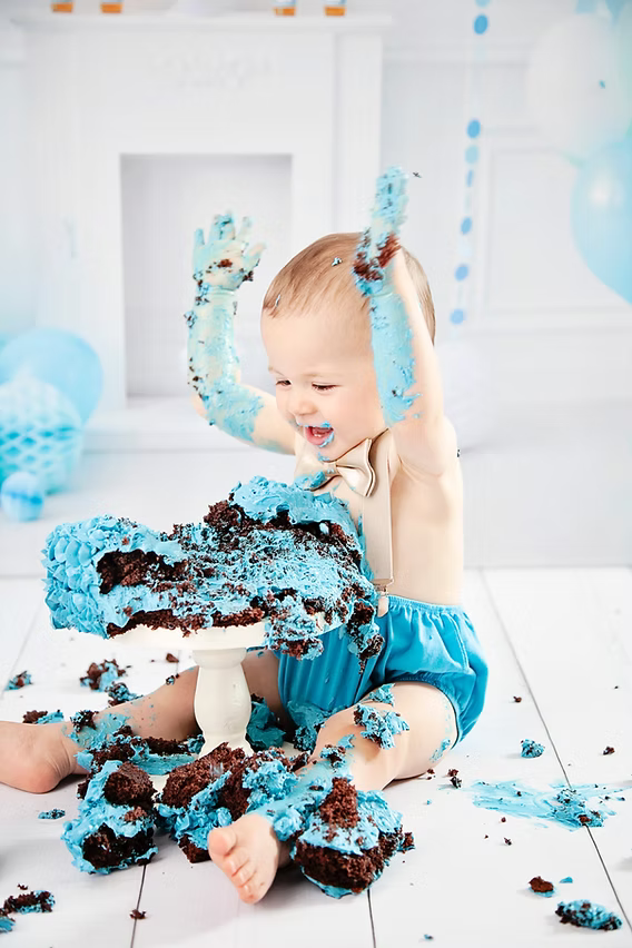 Smash the cake